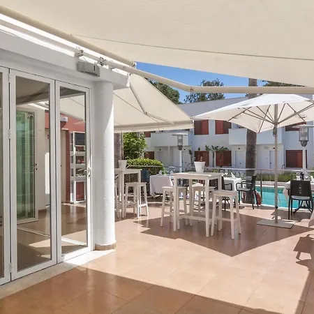 Apartahotel La Buganvilla